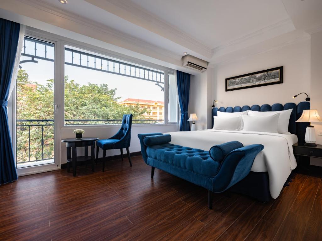 The Flower Boutique Hotel & Travel