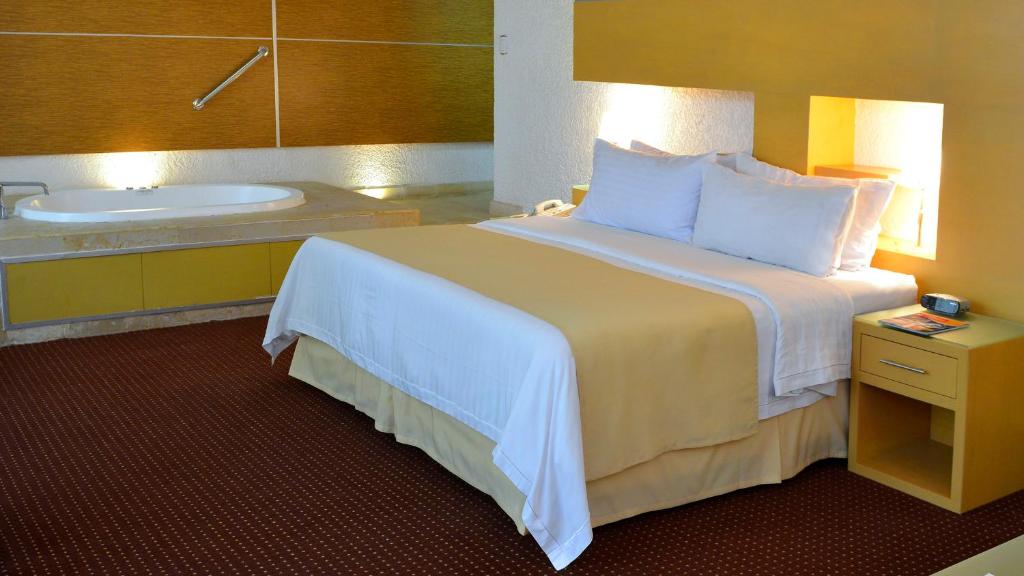 Holiday Inn Morelia, an IHG Hotel con Jacuzzi