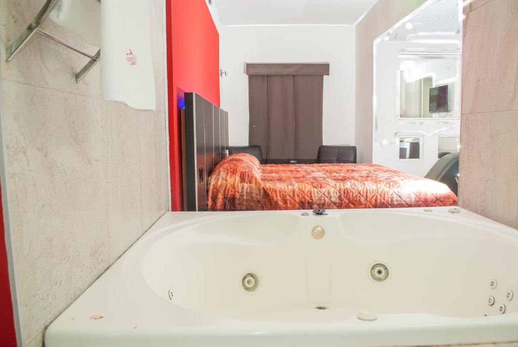 Motel LA Autoparador con Jacuzzi en Morelia
