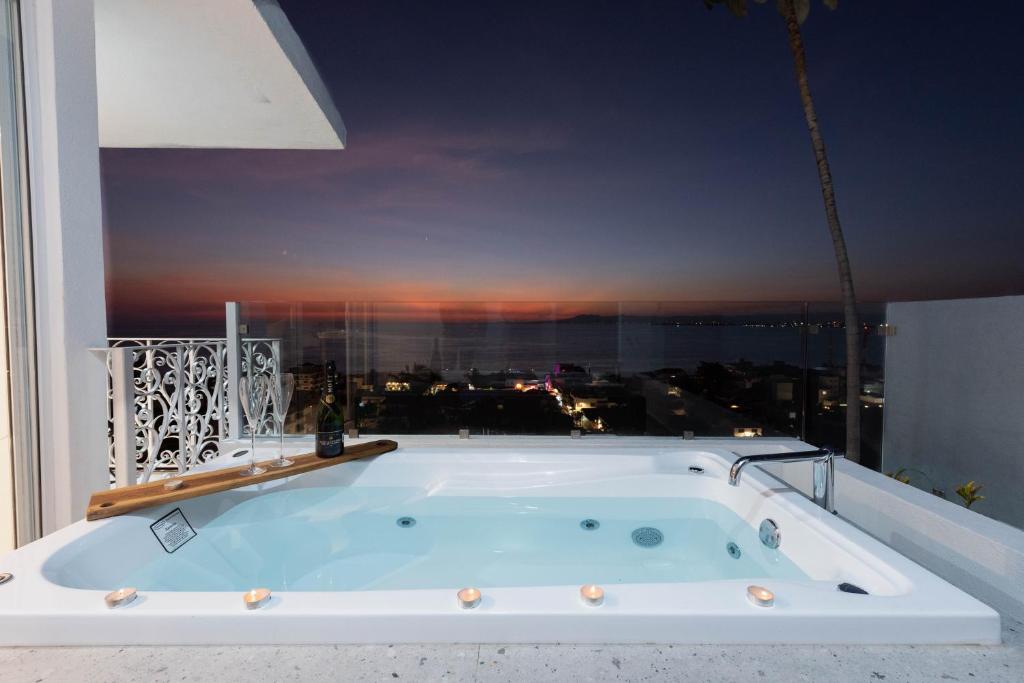 La Casa Blanca con Jacuzzi en Puerto Vallarta