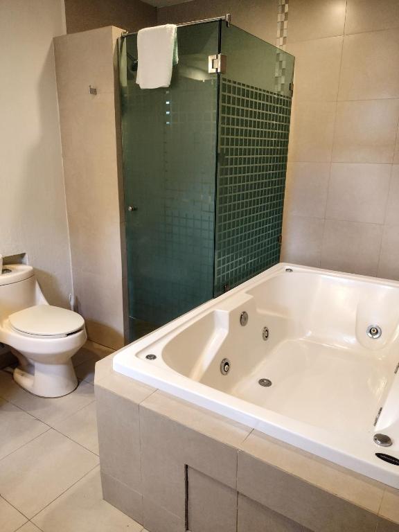 Hotel del Pescador en Ajijic con jacuzzi