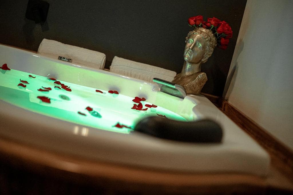 HOTEL RIO RITA con jacuzzi en Tijuana para escapada romántica
