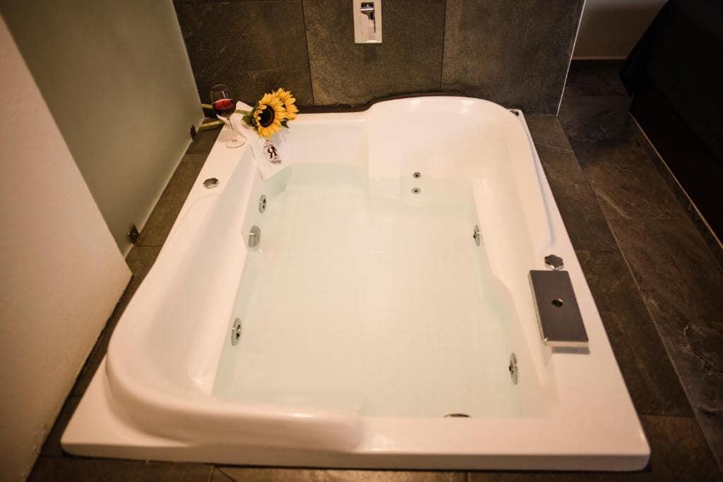 Hotel RM Avandaro en valle de bravo con jacuzzi