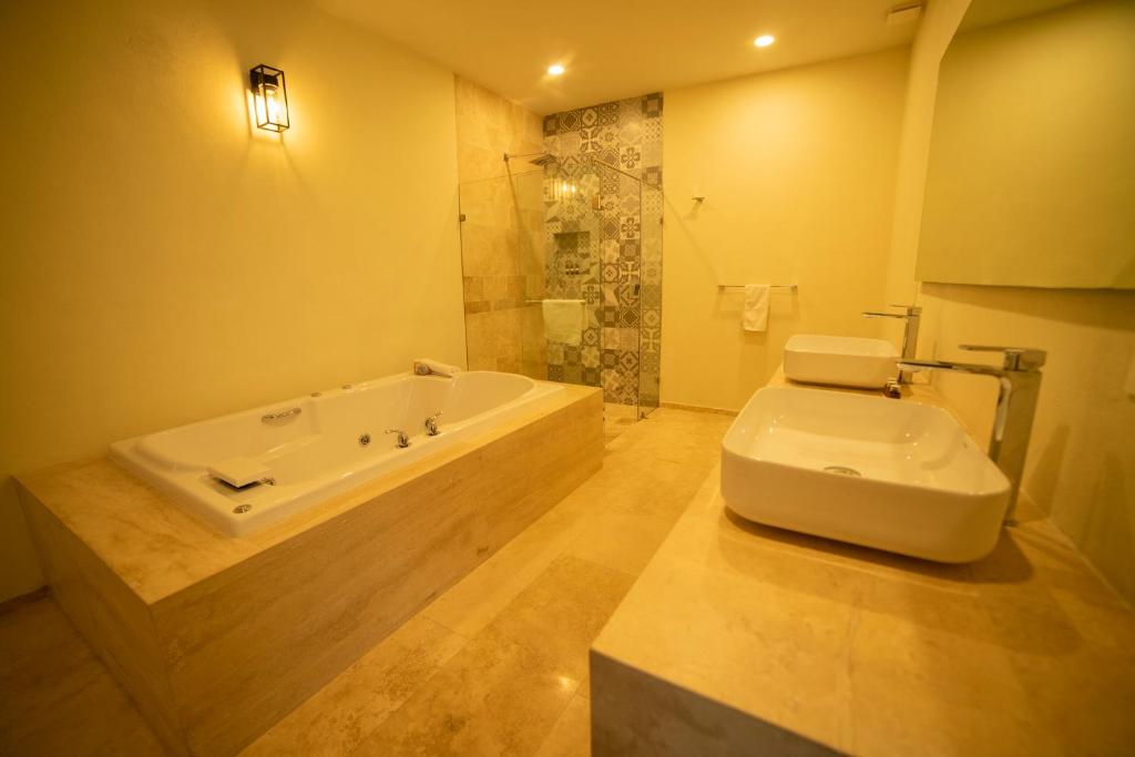Hotel Dex Tlaquepaque con Jacuzzi