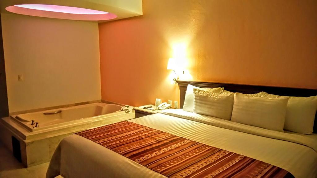 HG Hotel en Guadalajara con jacuzzi